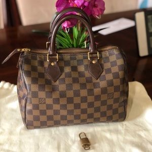 ⛔️ Sold ⛔️ Authentic Louis Vuitton speedy 25